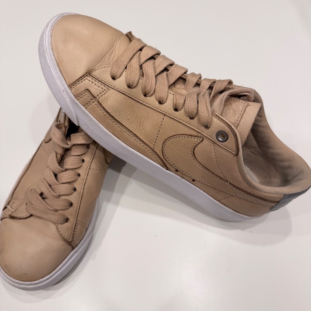 Nike Blazer Low Leather Vachetta Tan Beige Sneakers Womens 7 AA1557-200